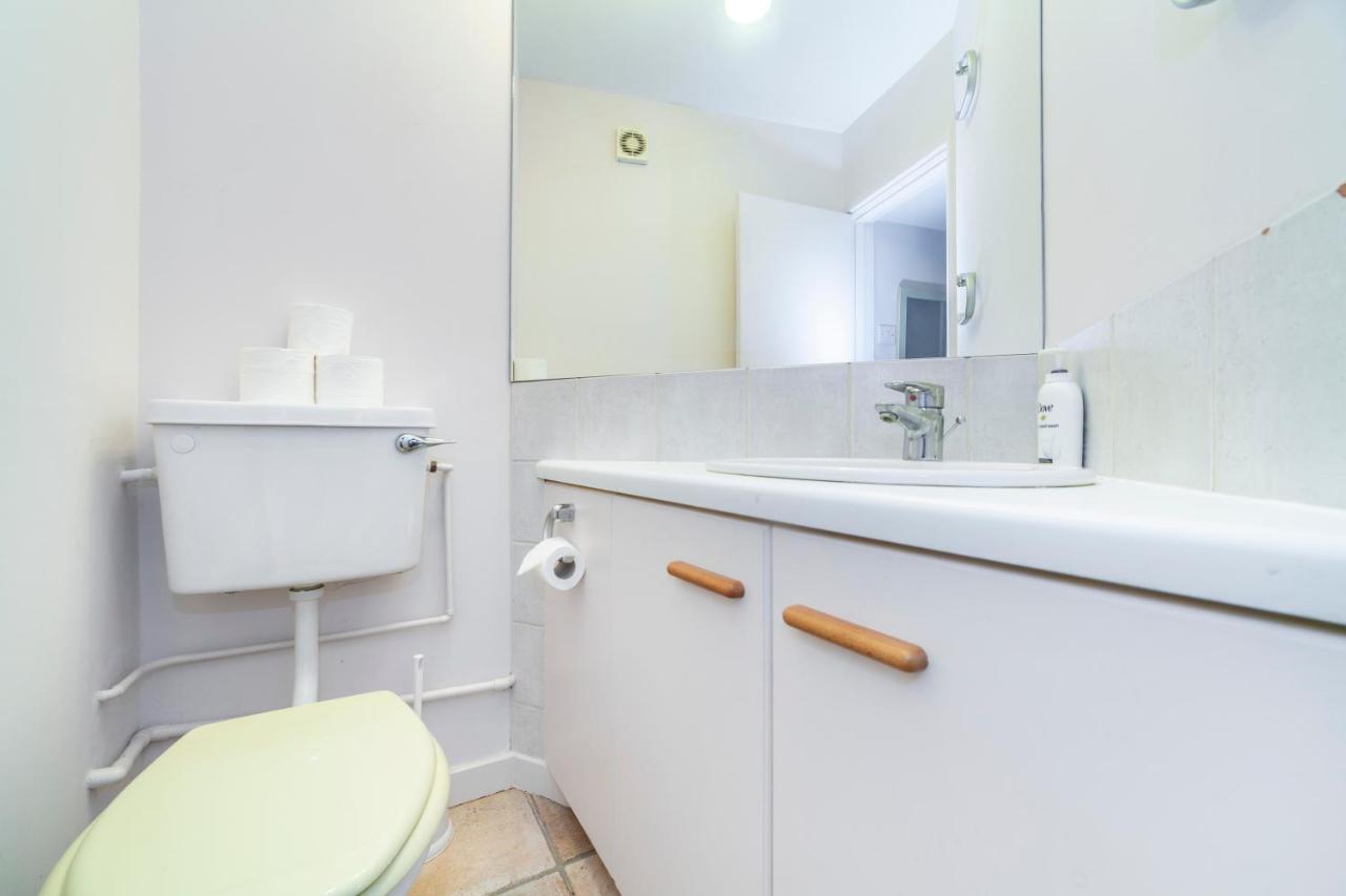 Kynance Mews Rustic And Unique Three Bedroom Mews House With A Private Courtyard * Londen