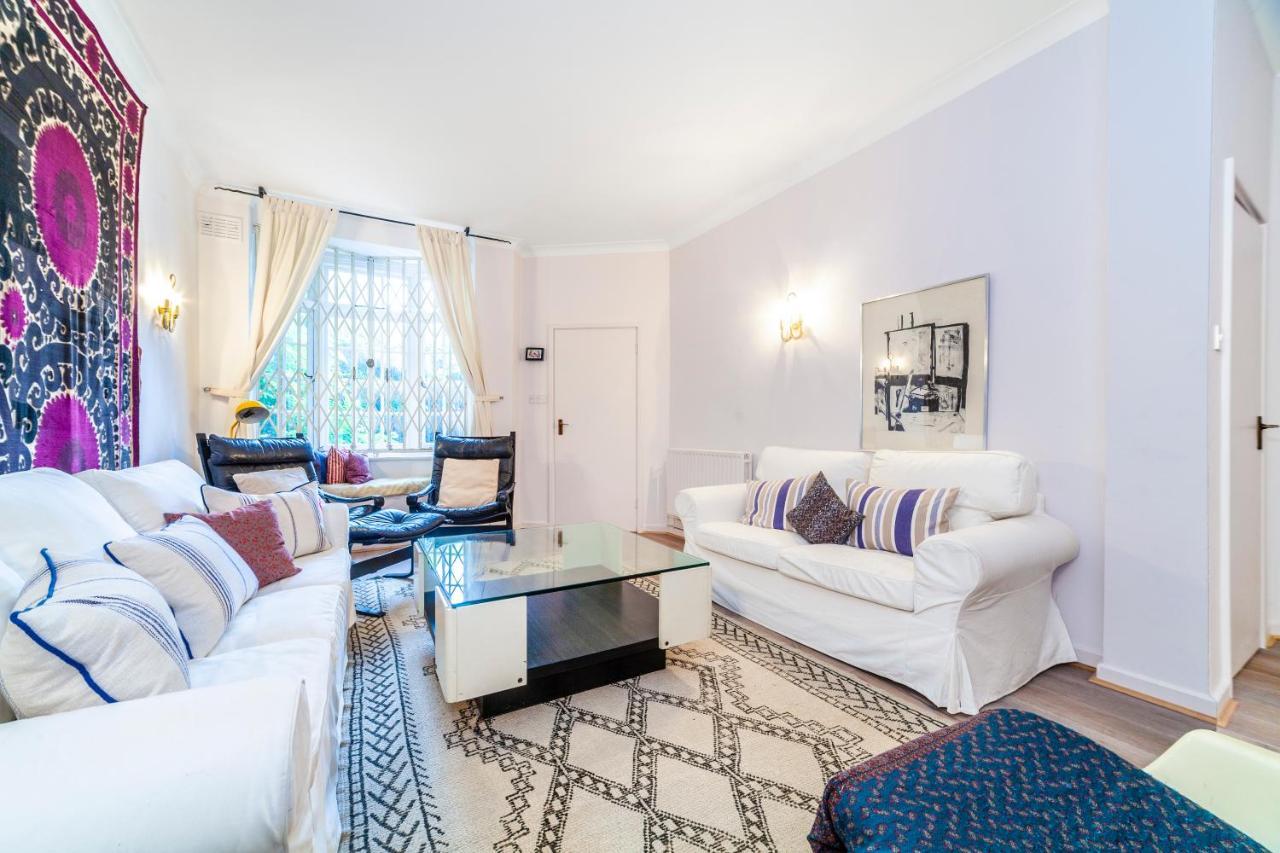 Vakantiehuis Kynance Mews Rustic And Unique Three Bedroom Mews House With A Private Courtyard Londen