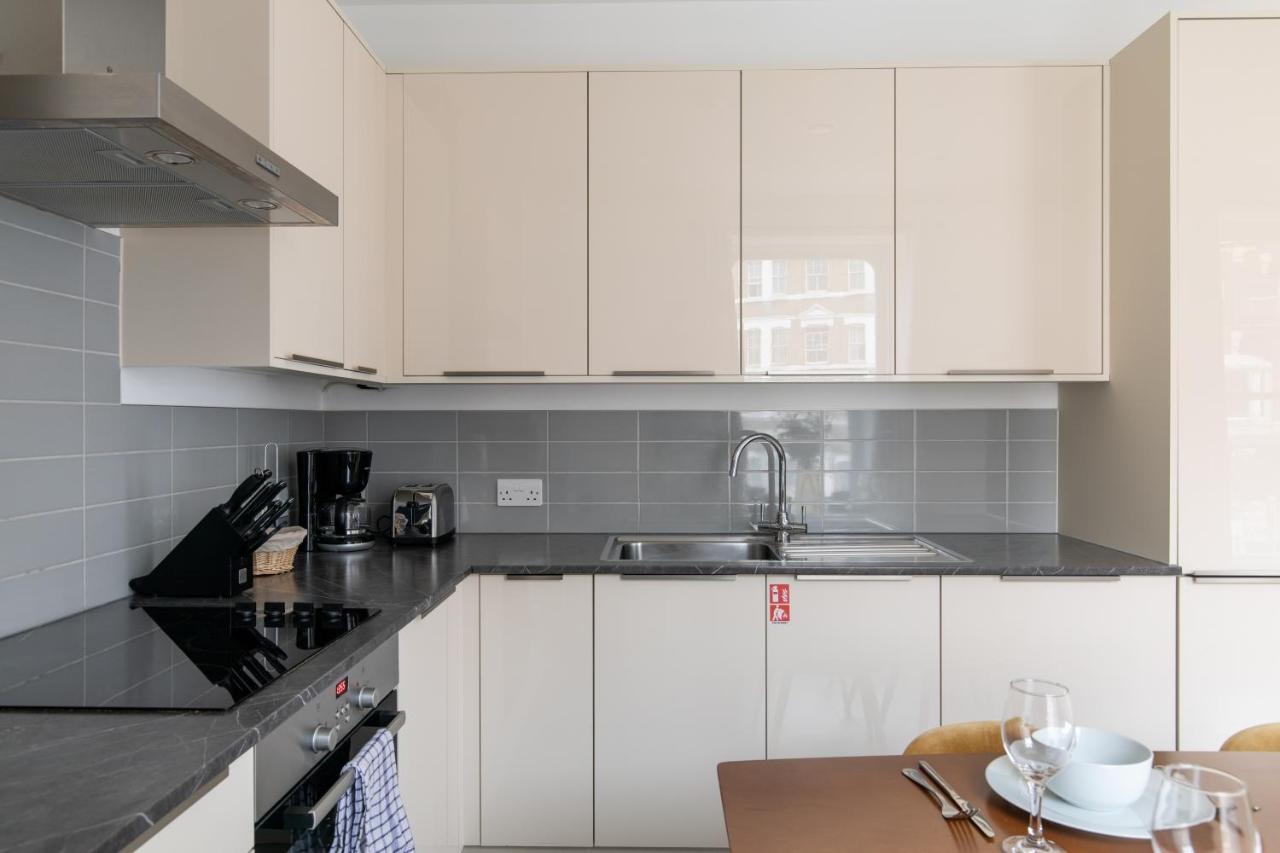 - Luxury And Spacious With Balcony Appartement Londen