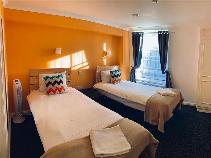 Smart Hyde Park View Hostel London