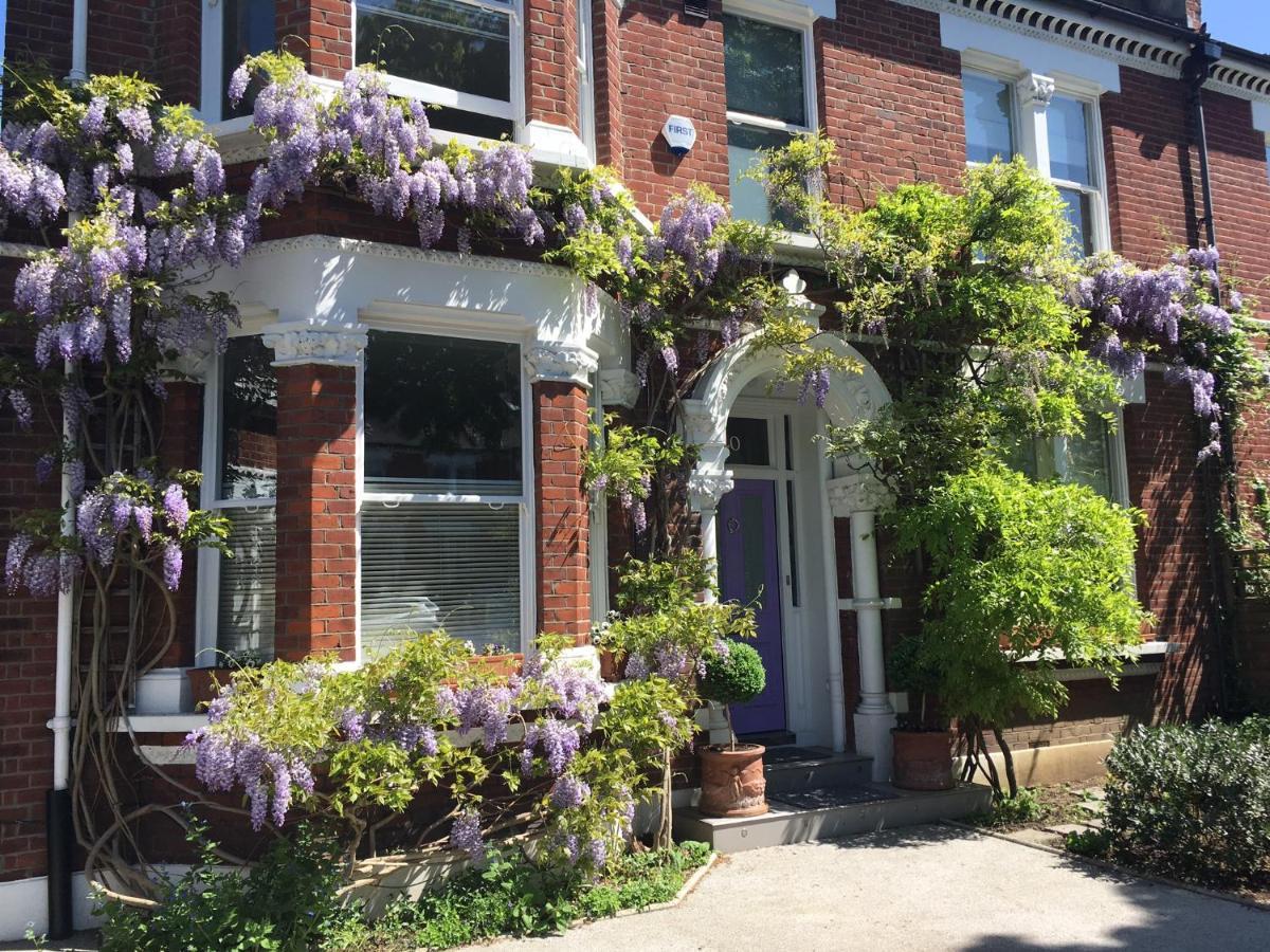The Lilac Door Bed and breakfast *