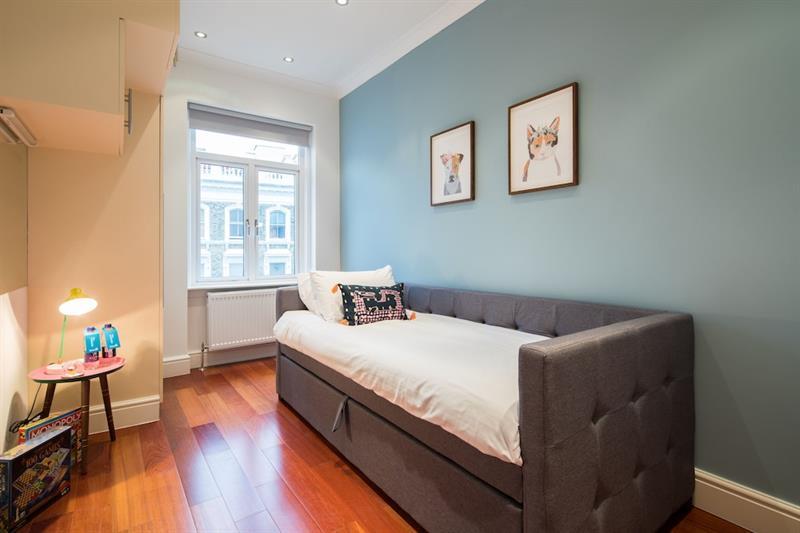 Kensington Gardens Hotel