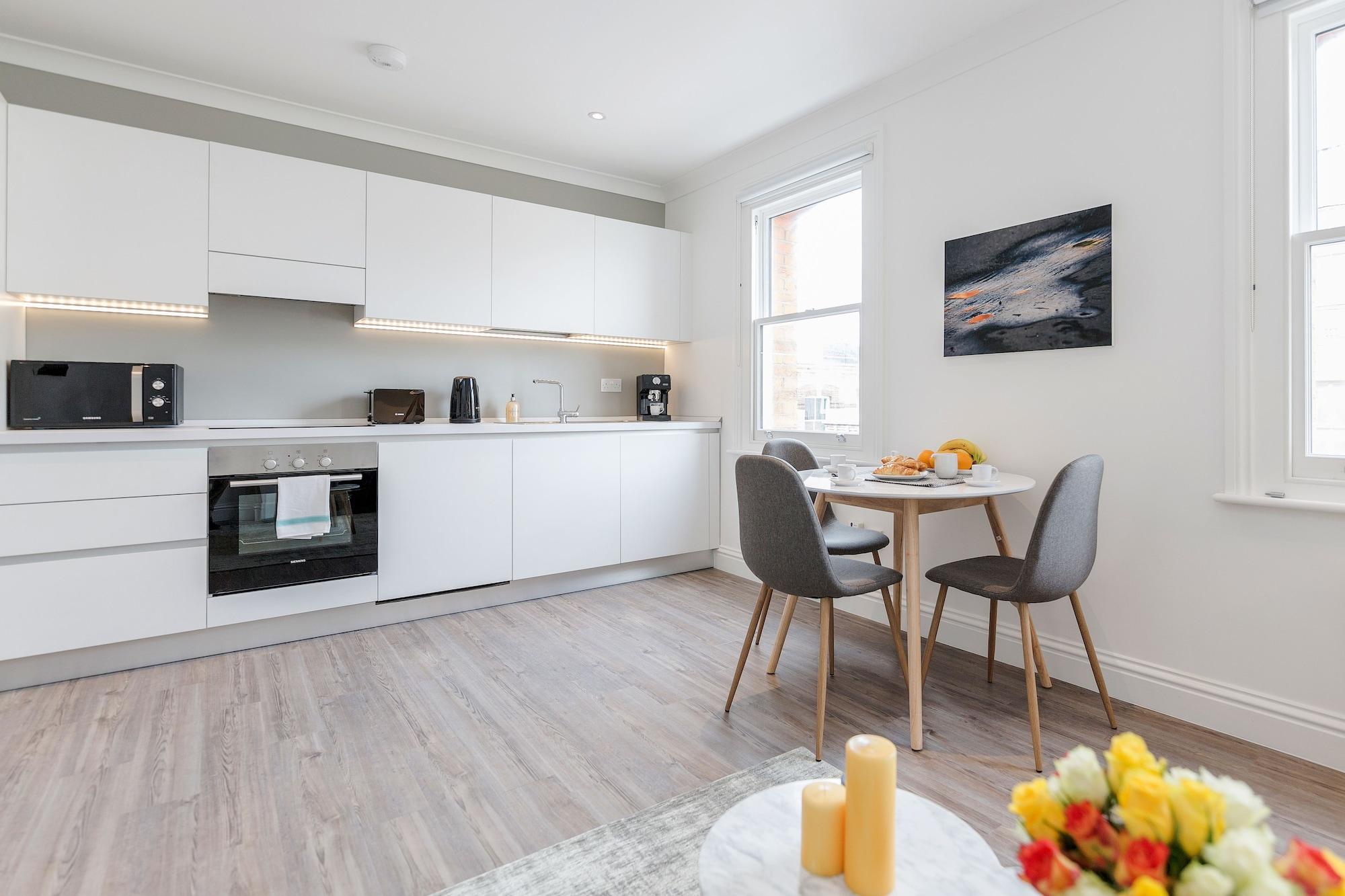 Soho 1 Bed L3 By Basetogo