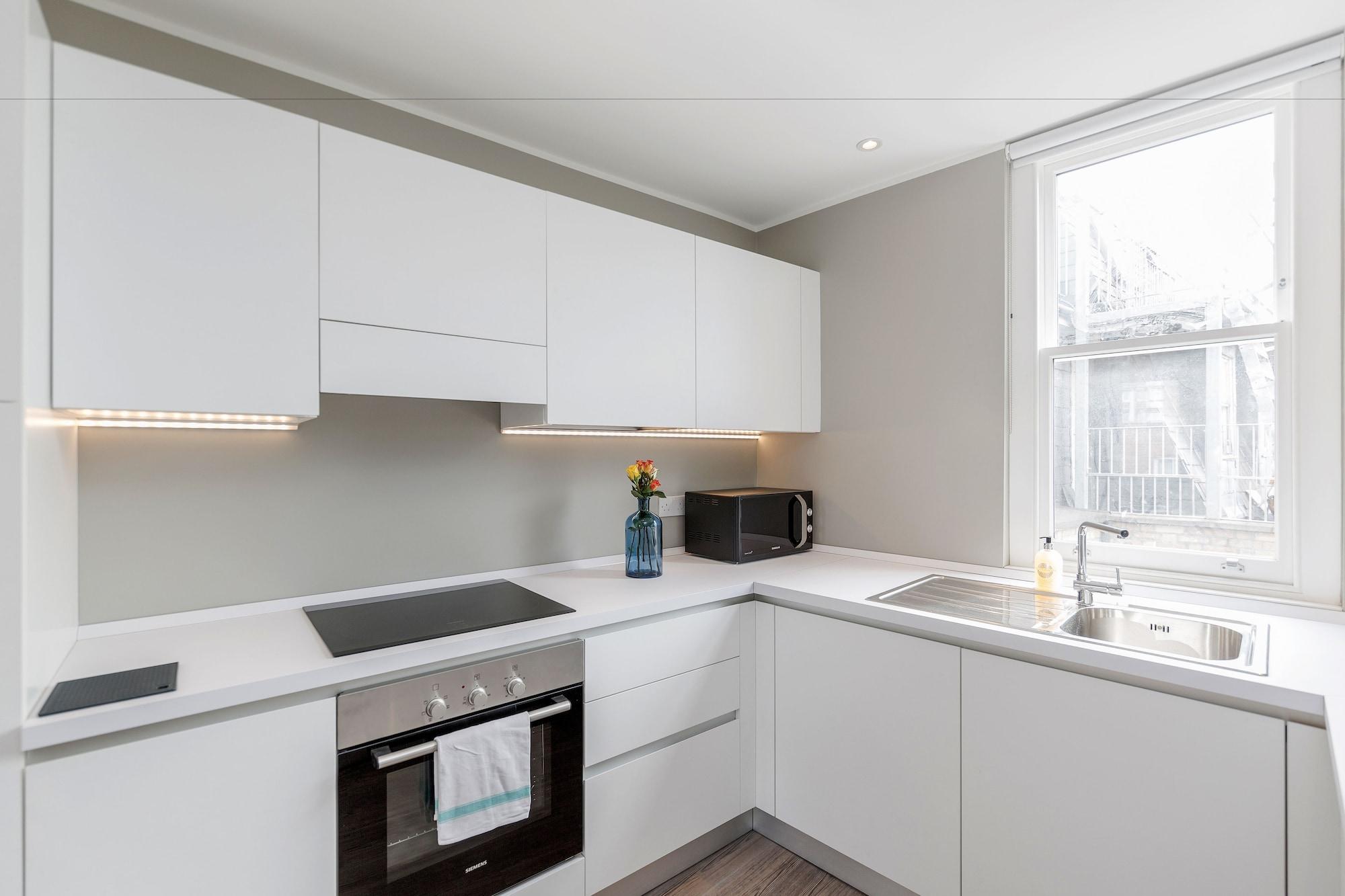 Soho 1 Bed L3 By Basetogo Apartment *