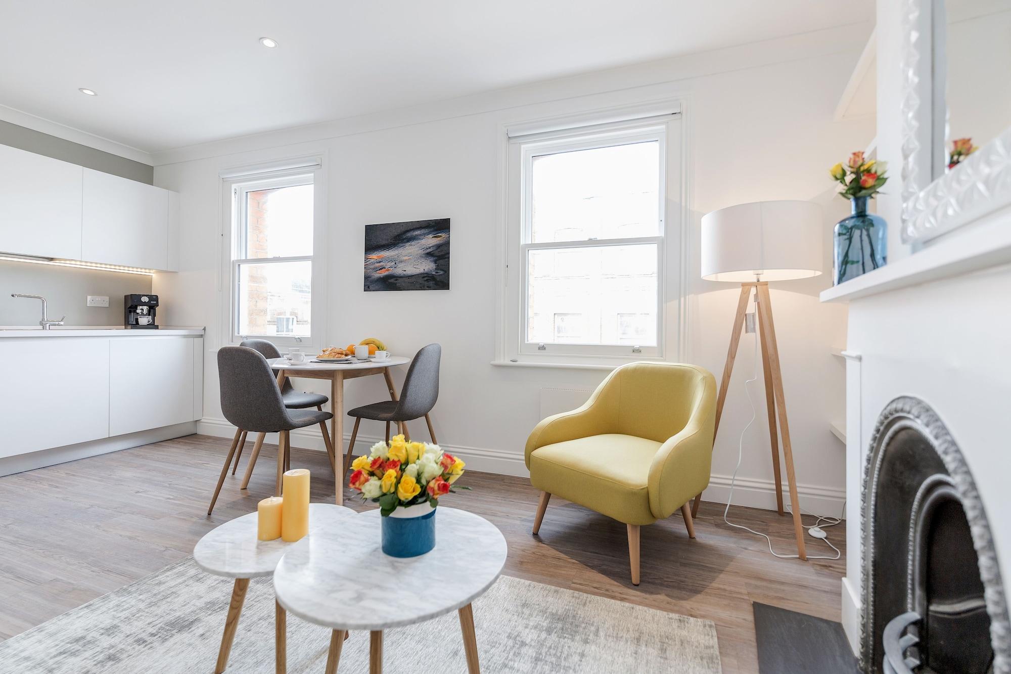 Soho 1 Bed L3 By Basetogo Apartment *
