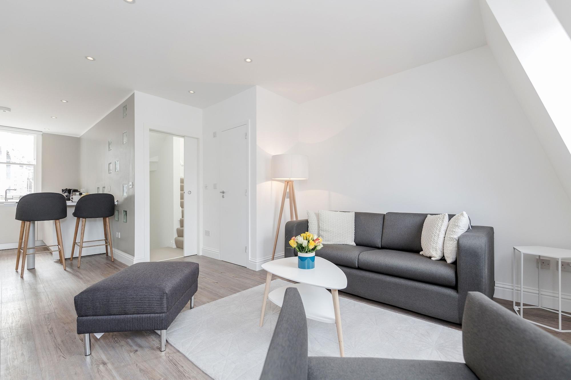 Soho 1 Bed L3 By Basetogo Apartment *