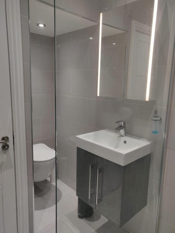 Accommodatie bij particulieren Stunning Double In Harrow Wembley - Khoob House