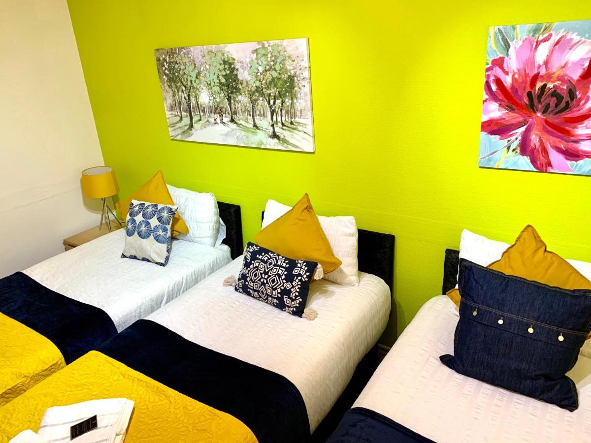 Excel 2 Bedrooms, Reception, Spacious Apartamento *