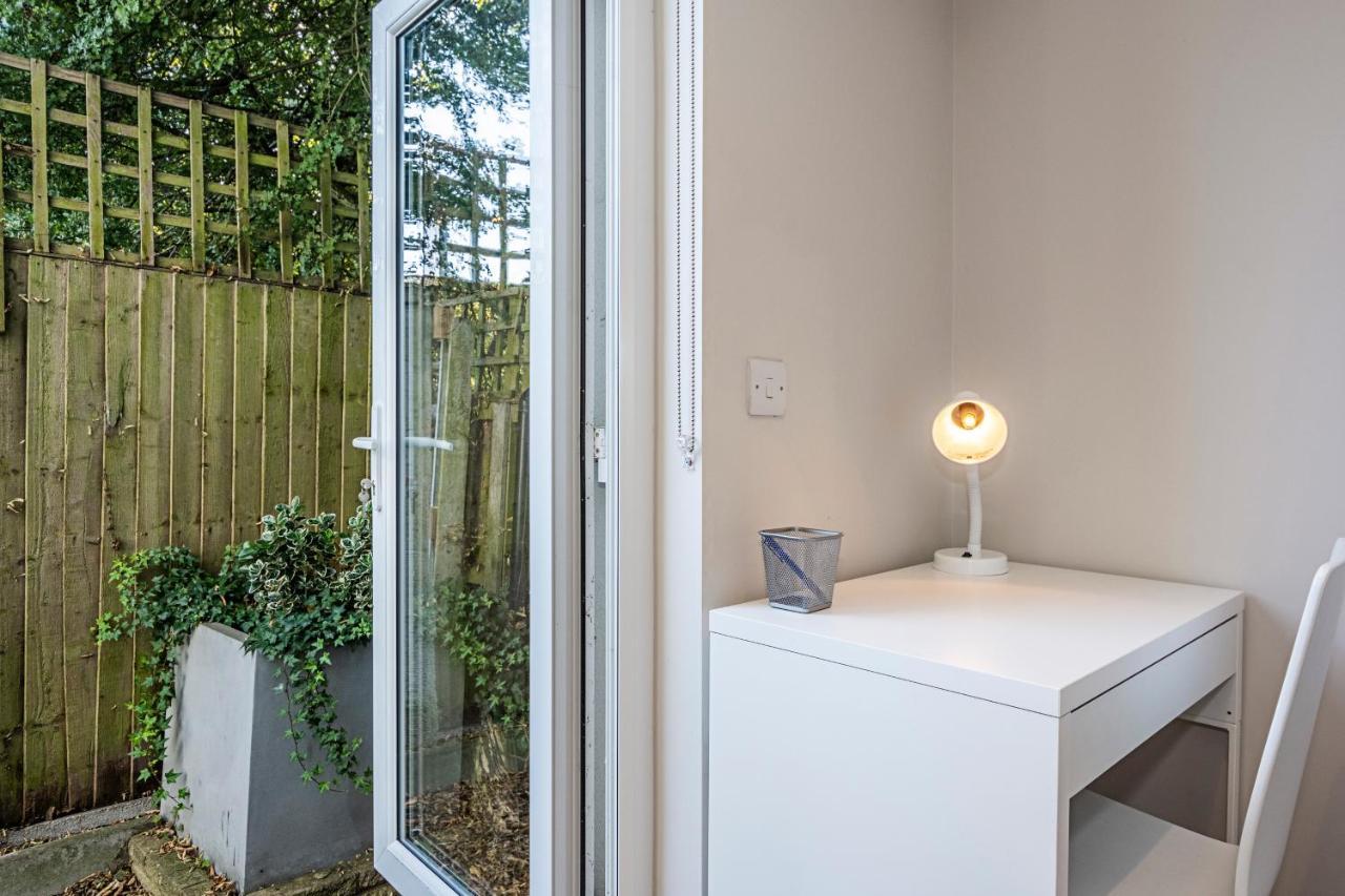 South Woodford 2 Bed En-suite House Apartamento Londres