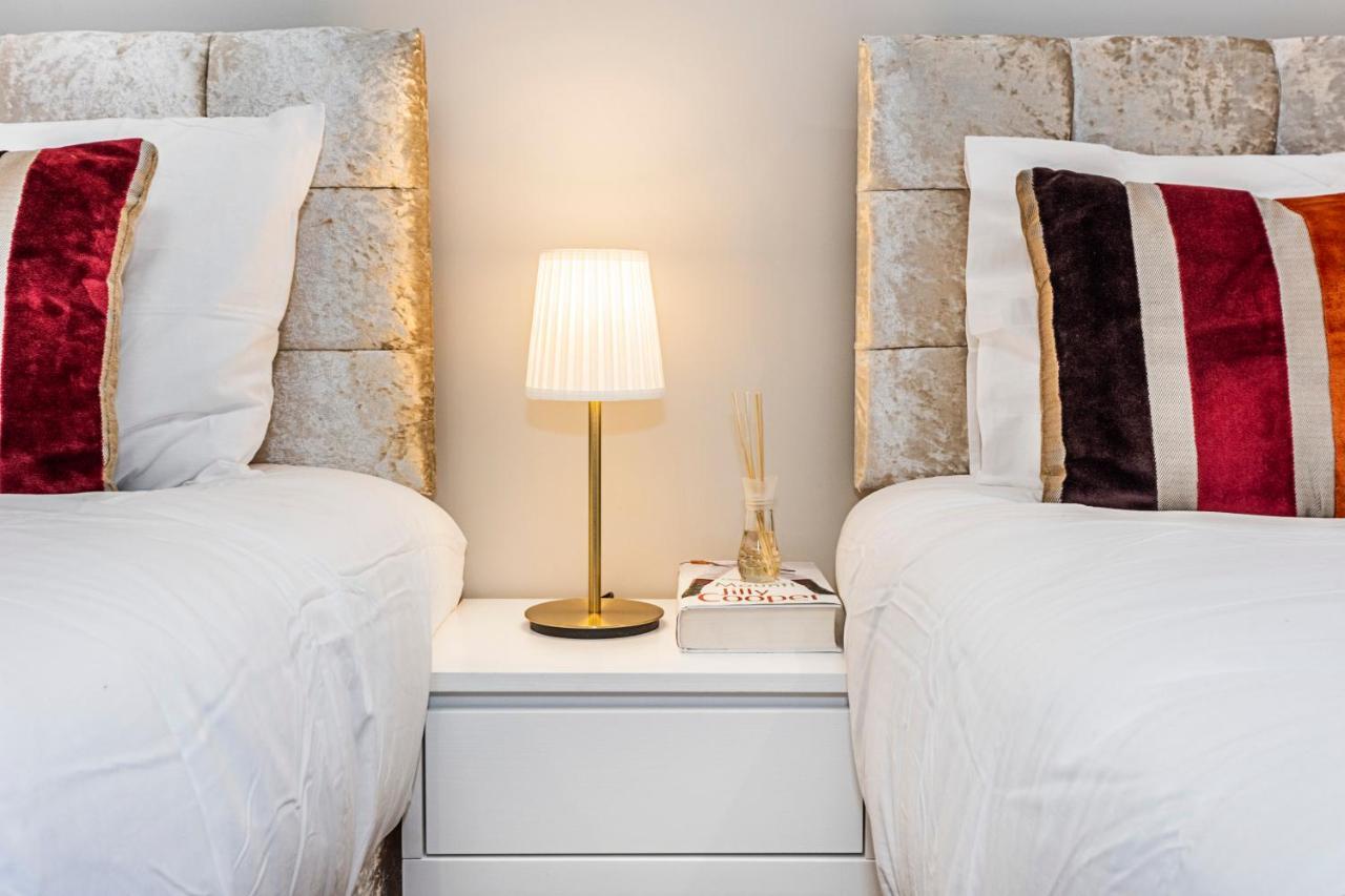 South Woodford 2 Bed En-suite House Apartamento Londres