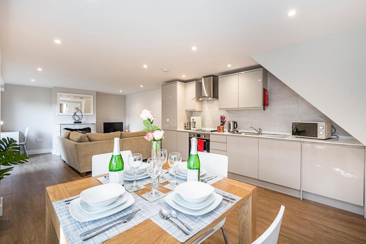 South Woodford 2 Bed En-suite House Apartamento Londres