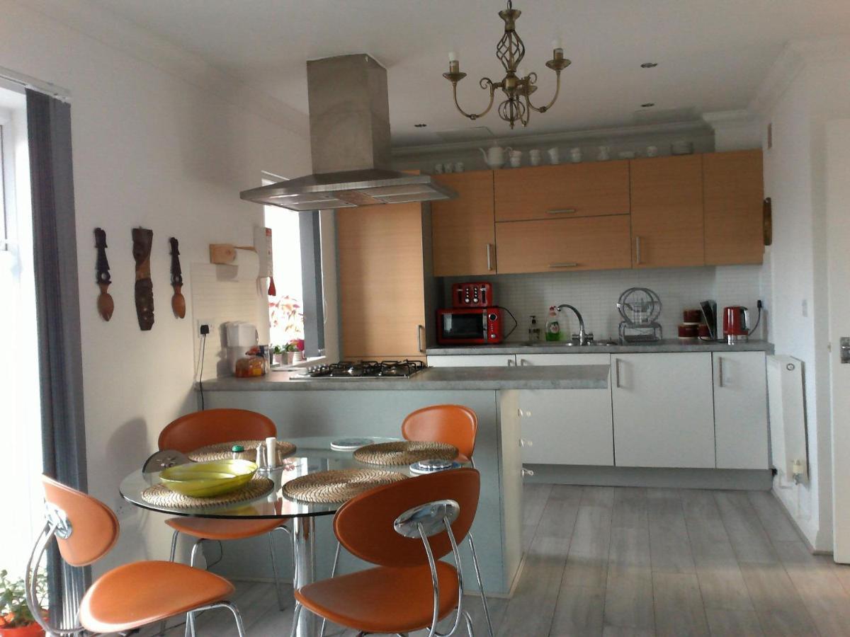 Two Bedroom Luxury Apartment *
