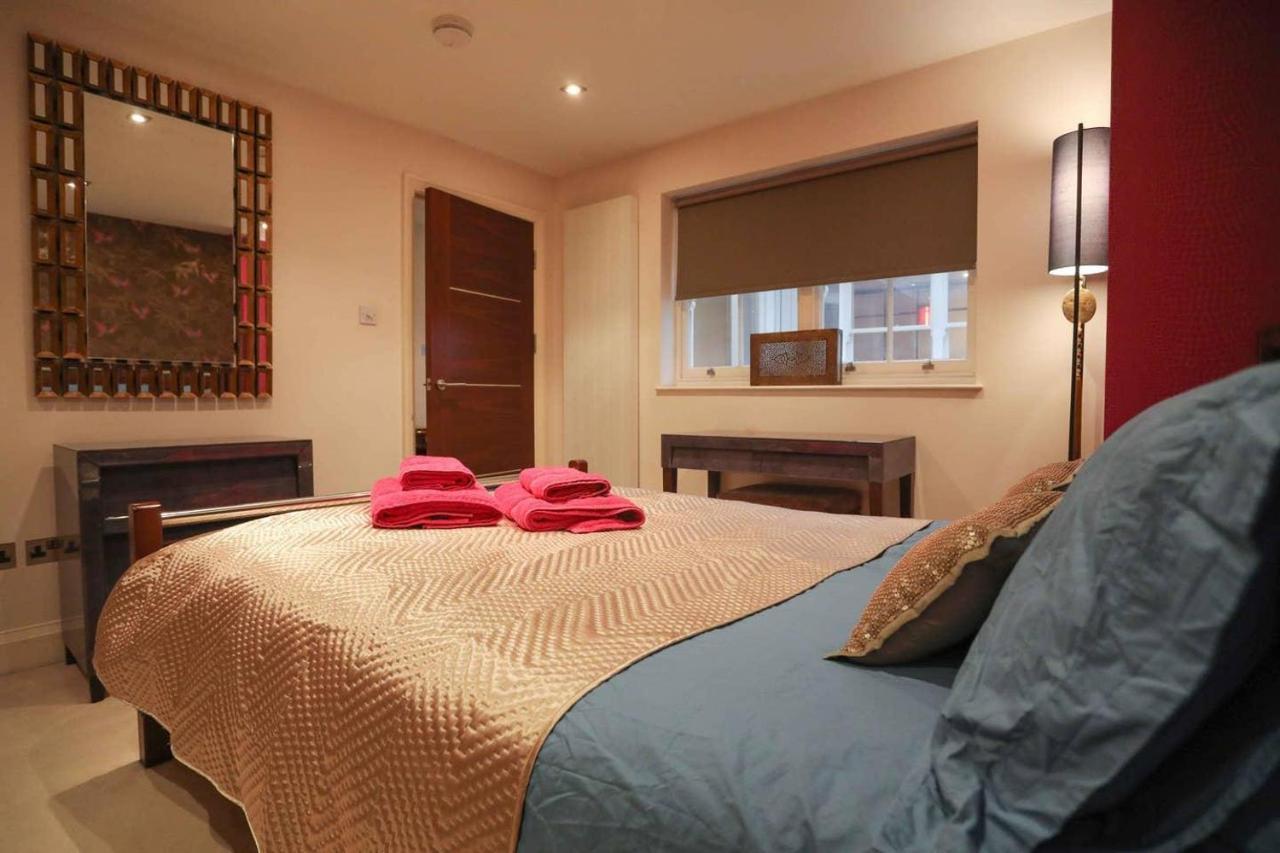 Lovely 2 Bed Garden Flat Warren Street Appartement *