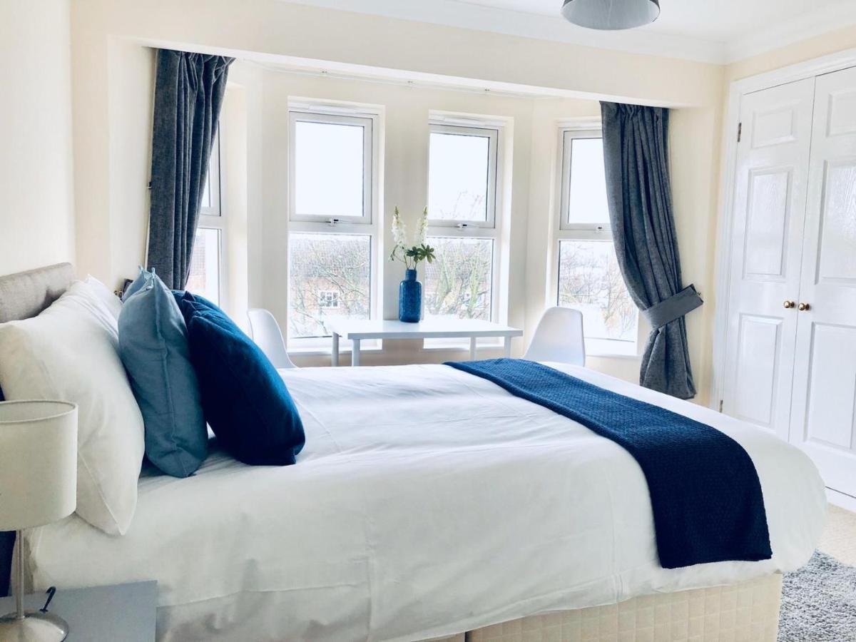 Apartment 2 Bed 2 Bath Flat With Private Parking And 3 Min To Tube *