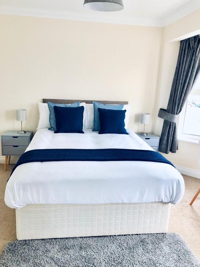 2 Bed 2 Bath Flat With Private Parking And 3 Min To Tube Apartment *