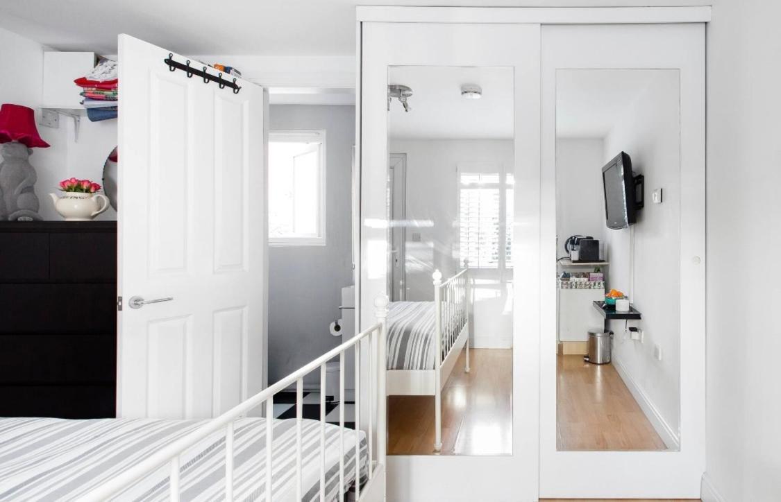 Studio, Private, Independant Entrance, Central, Battersea Park Apartment London