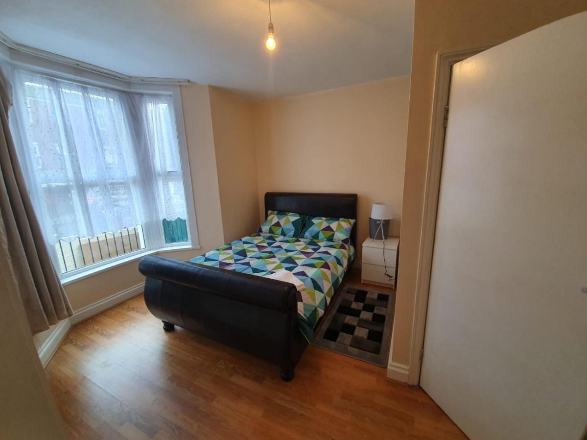 Zone 2 Three Bedroom Appartement *