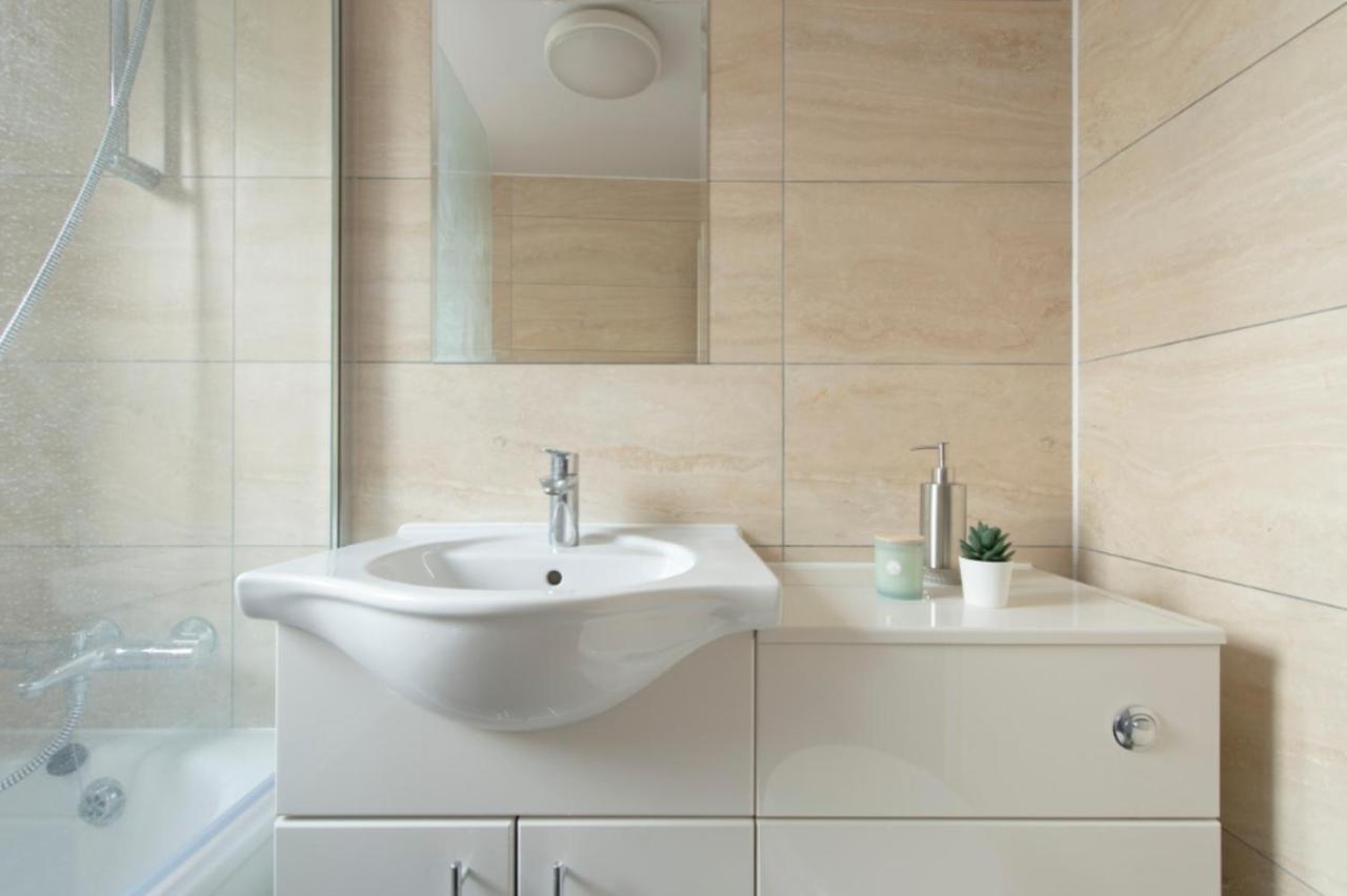 Trendy Tufnell Park Townhouse * Londen