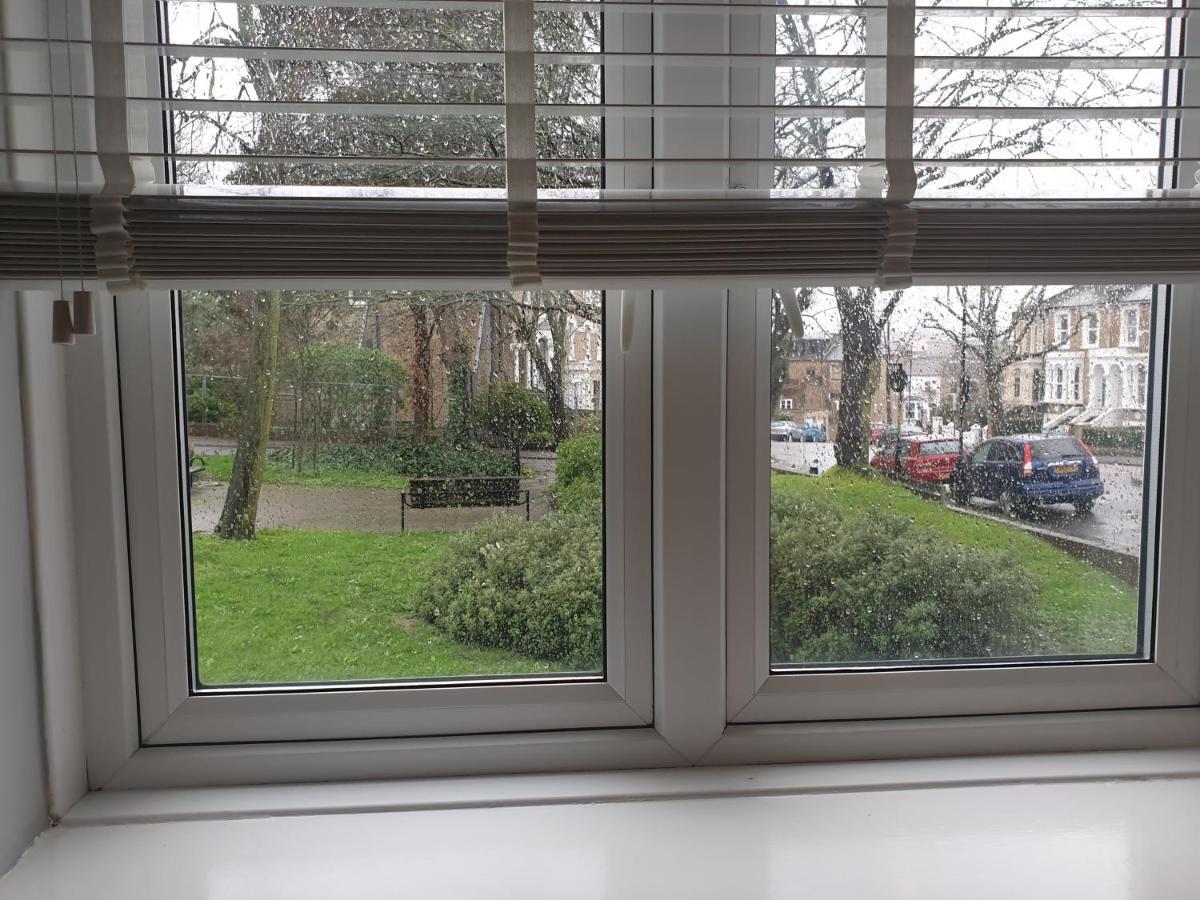 Arsenal Highbury & Islington Beautifully Presented * London