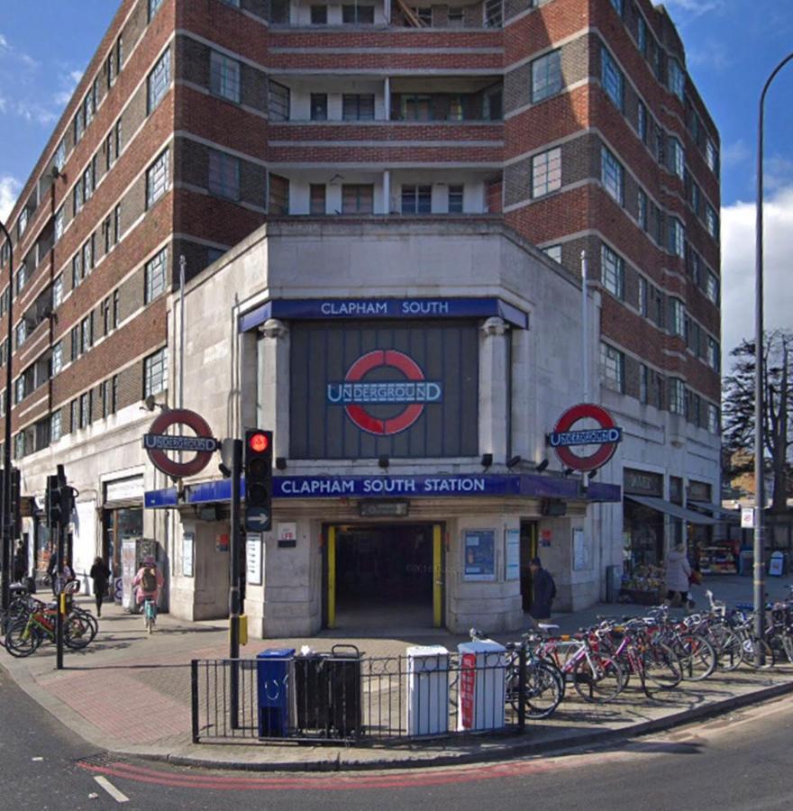2 Bed 2 Bath Flat With Private Parking And 3 Min To Tube