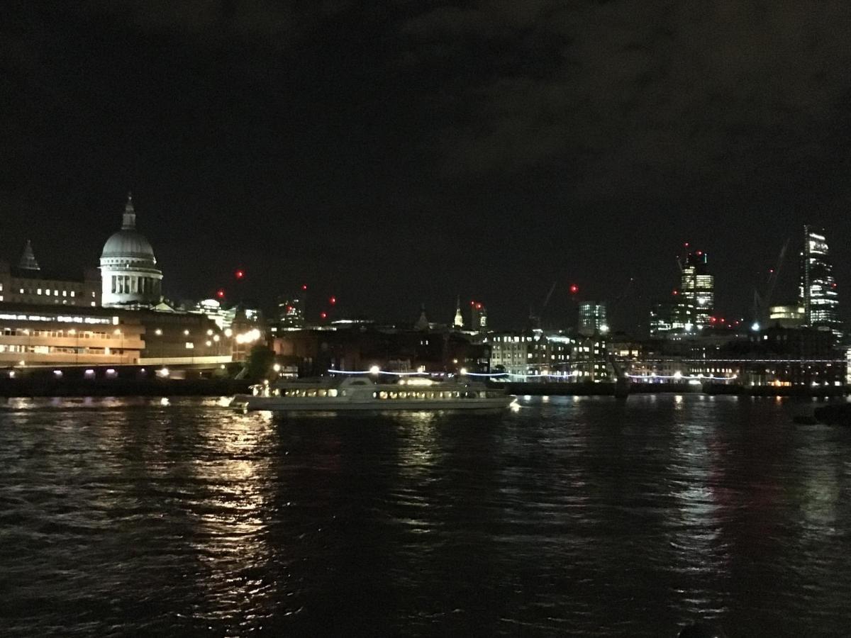 Gasthof In Overview Thames London