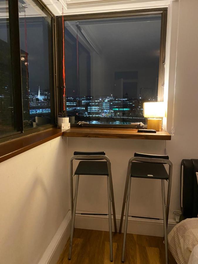 Gasthof In Overview Thames London