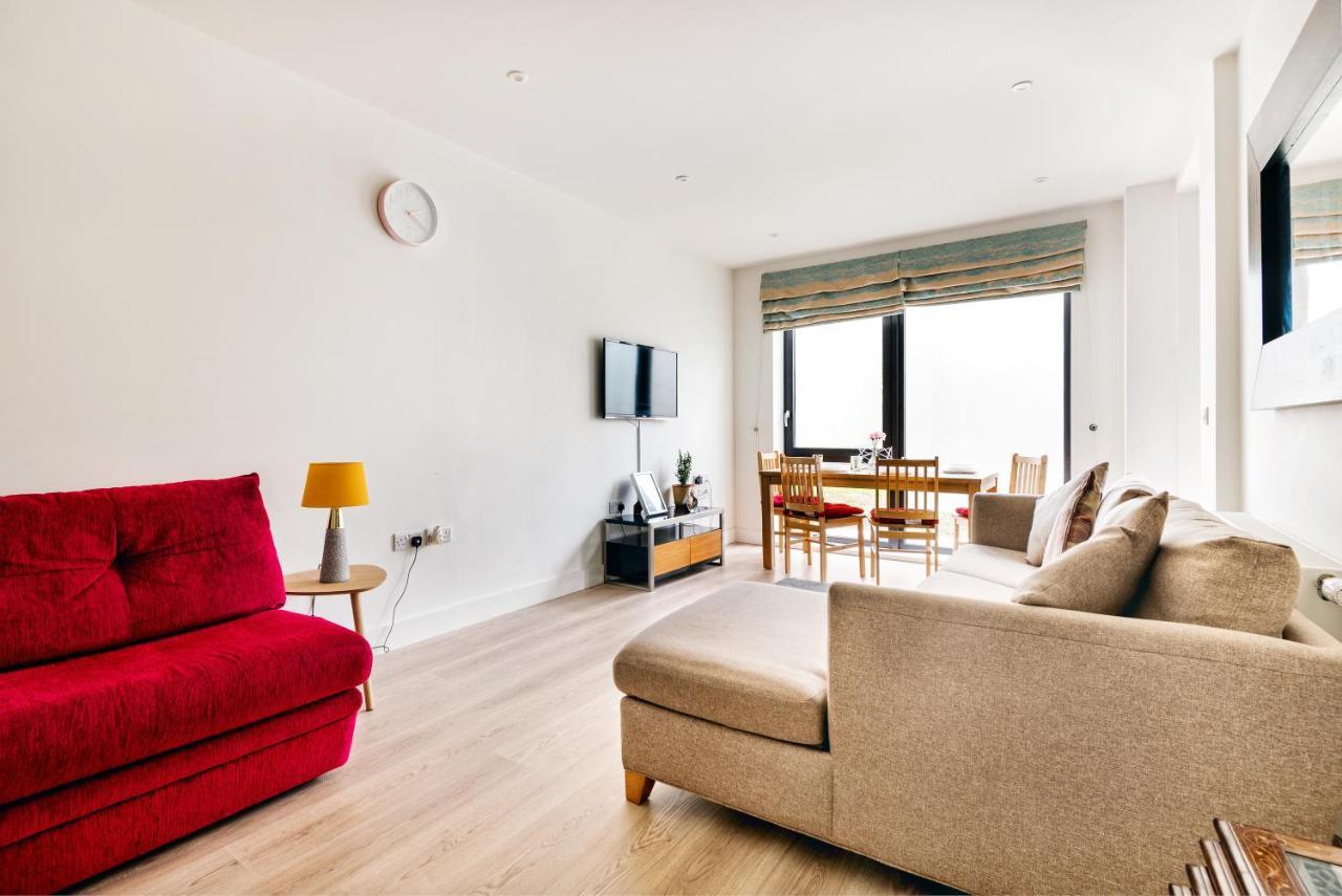 Bright & Comfy In Canary Wharf O2 Excel Londen