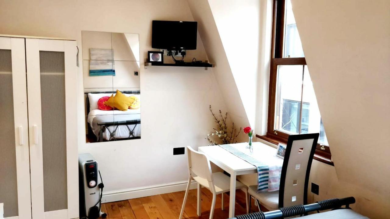 Habitación en casa particular White's Row Resident Londres