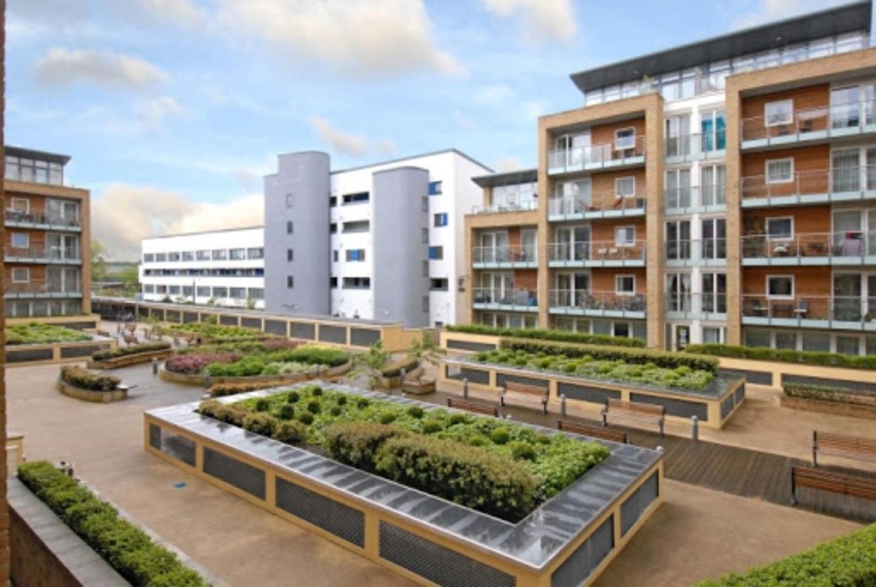 Nest Easy - Nine Elms * London