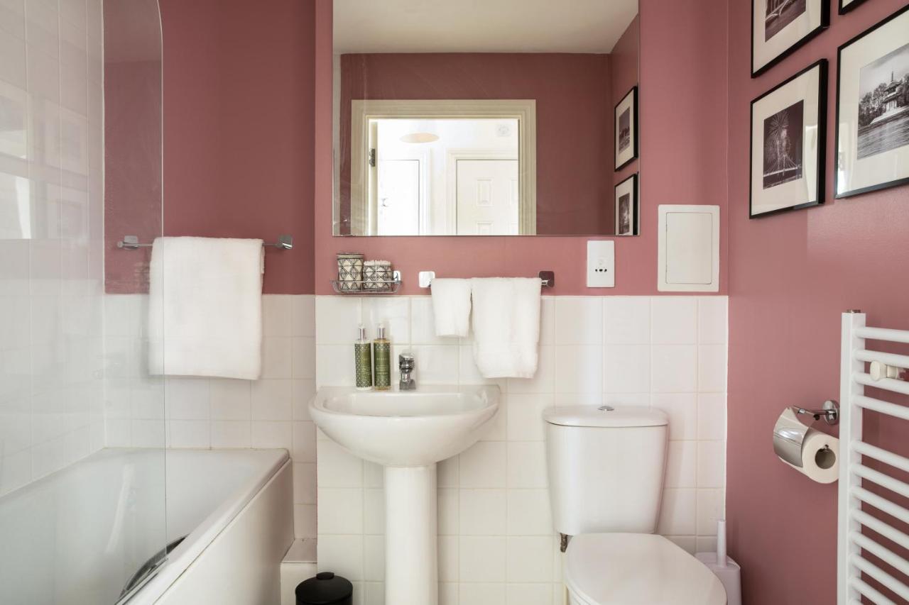 Nest Easy - Nine Elms Apartment London