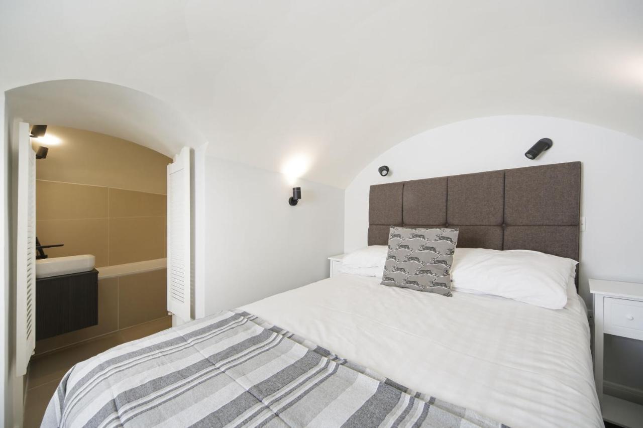 Newly Refurbished Flat With Patio. By Hyde Park