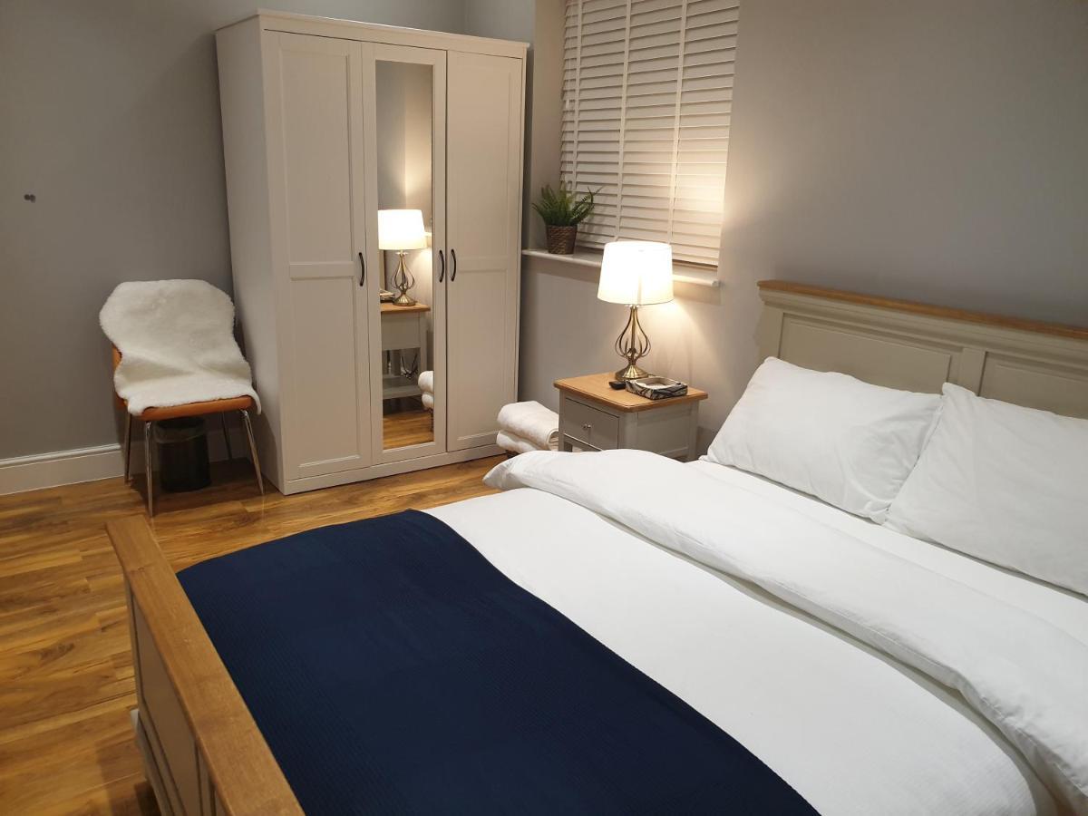 Arsenal Highbury & Islington Beautifully Presented * London