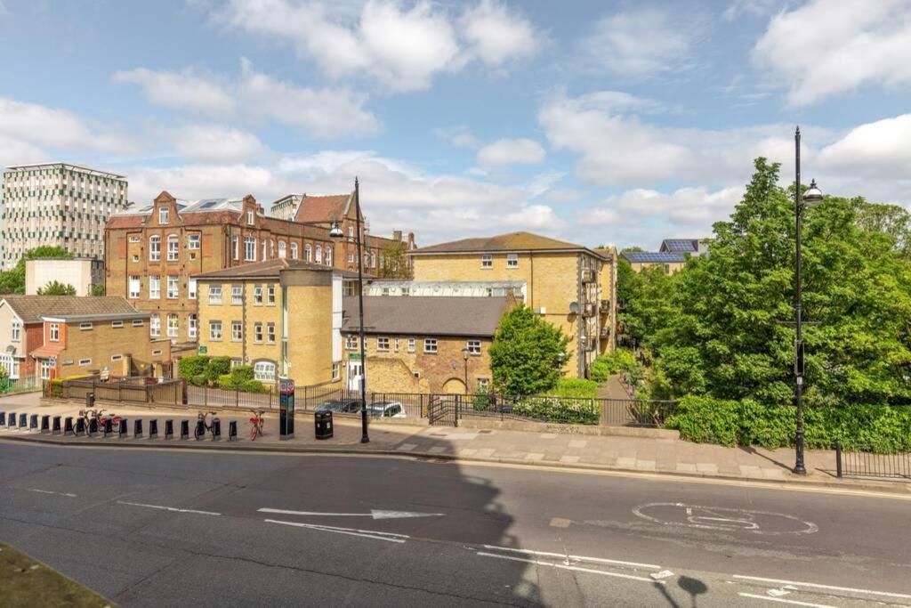 Stunning 1 Bed Canal View - Bethnal Green - Londen