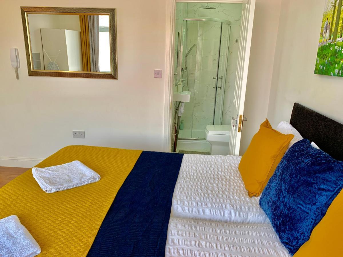 Spacious 2 Bedrooms 2 Baths With Garden&parking Appartement *