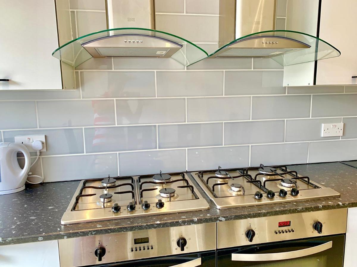 Spacious 2 Bedrooms 2 Baths With Garden&parking Appartement Londen
