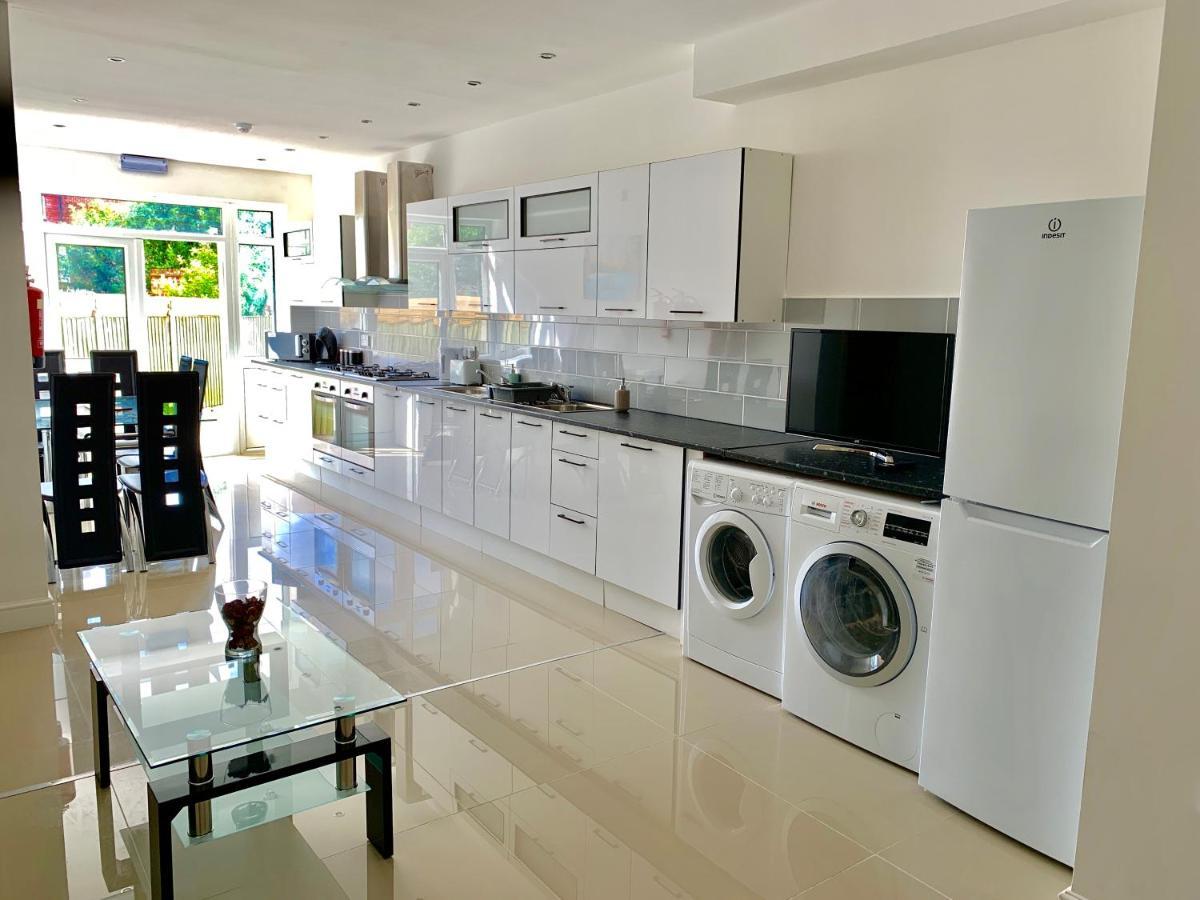 Spacious 2 Bedrooms 2 Baths With Garden&parking Appartement *