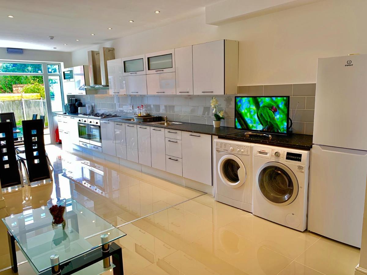 Appartement Spacious 2 Bedrooms 2 Baths With Garden&parking *
