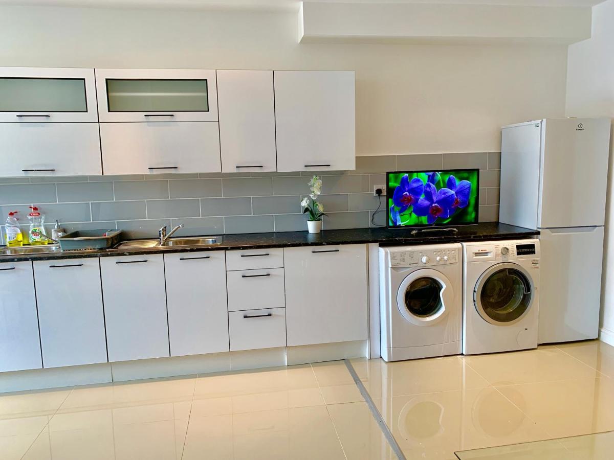 Appartement Spacious 2 Bedrooms 2 Baths With Garden&parking *