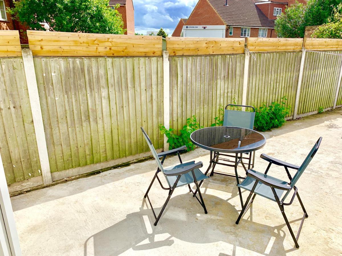 Spacious 2 Bedrooms 2 Baths With Garden&parking Londen