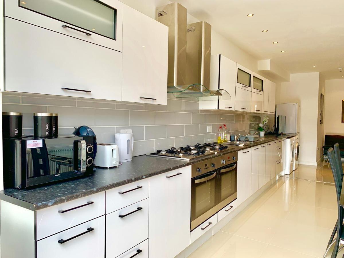 Spacious 2 Bedrooms 2 Baths With Garden&parking Appartement *
