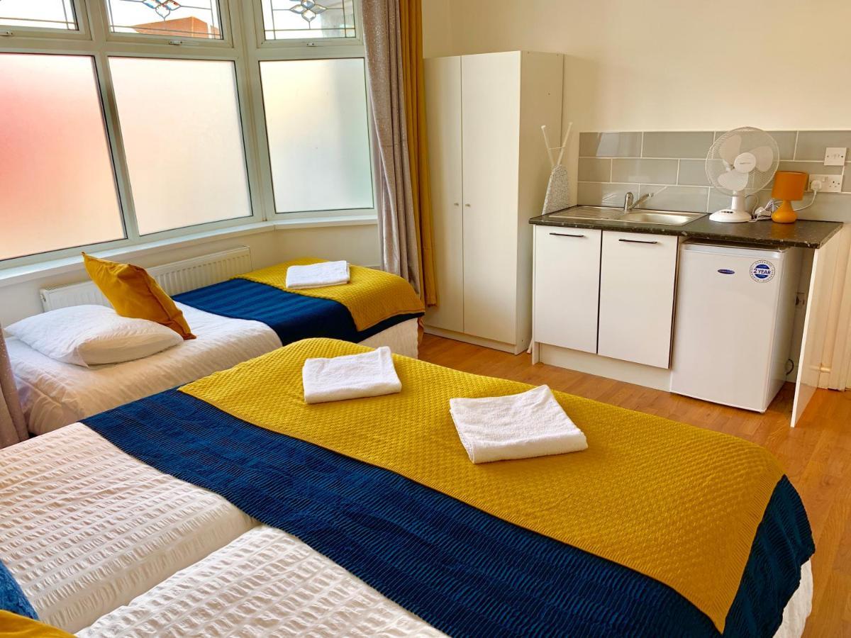 Spacious 2 Bedrooms 2 Baths With Garden&parking Appartement