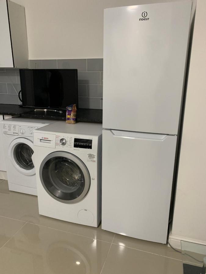 Spacious 2 Bedrooms 2 Baths With Garden&parking Appartement *
