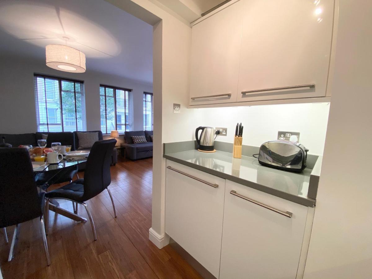 Next To Victoria Station Apartment London