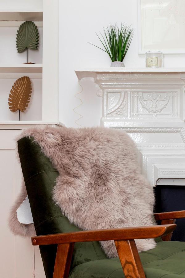 Pass The Keys - Beautiful Stylish Flat In South West Apartment London
