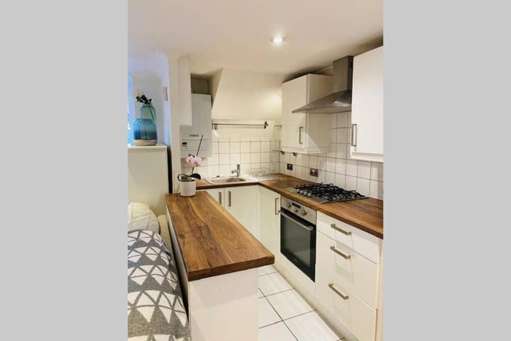 Appartement Stunning, Stylish Garden Flat In The Heart Of Wimbledon *