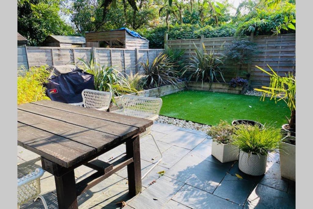 Stunning, Stylish Garden Flat In The Heart Of Wimbledon Appartement *