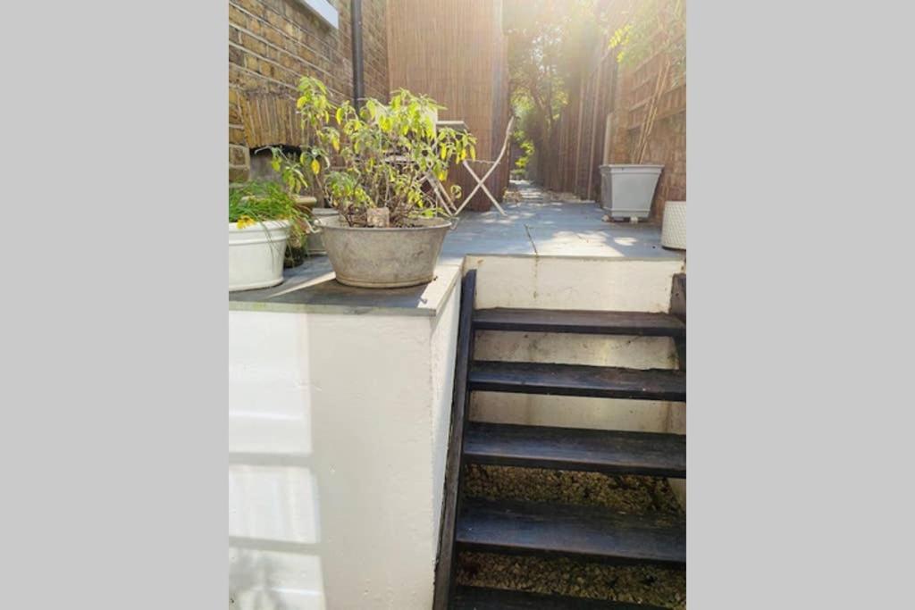 Stunning, Stylish Garden Flat In The Heart Of Wimbledon * Londres