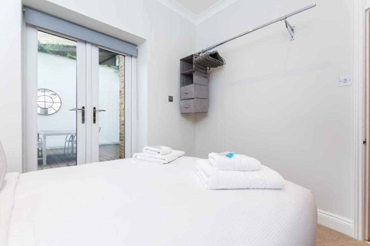 Caledonian · Bright One-bedroom With Private Decked Garden Londen