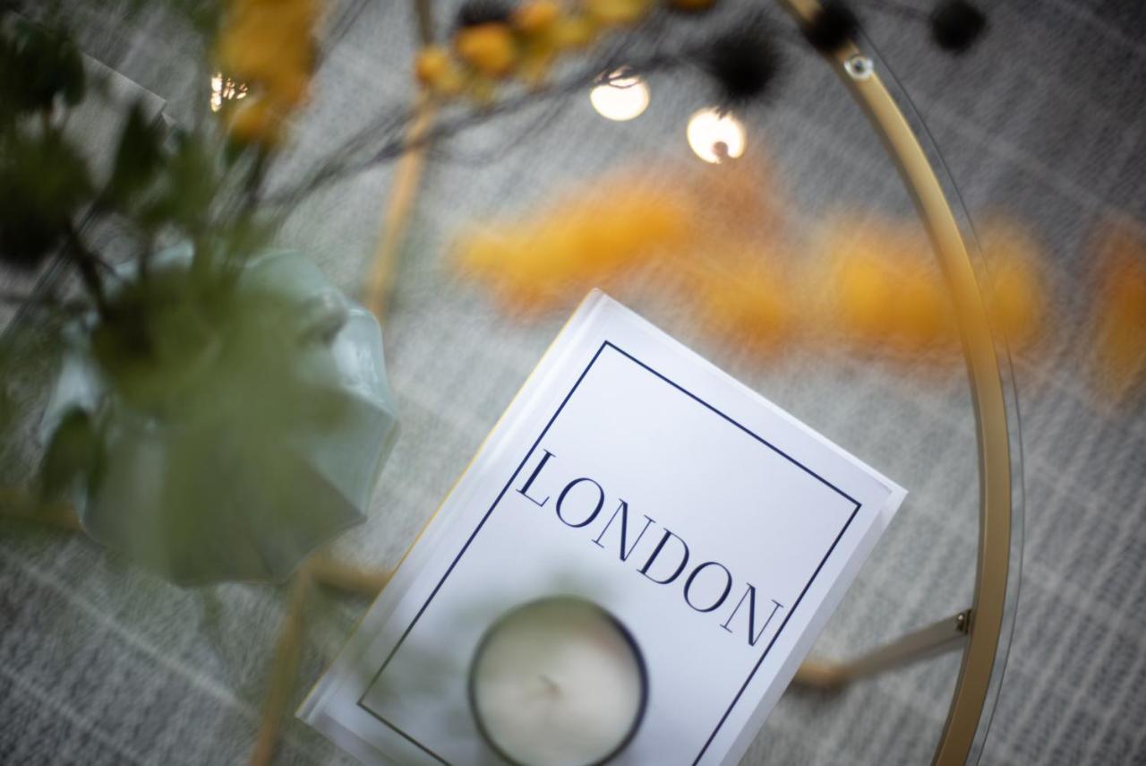 Grosvenor Gardens By Capital Apartment *