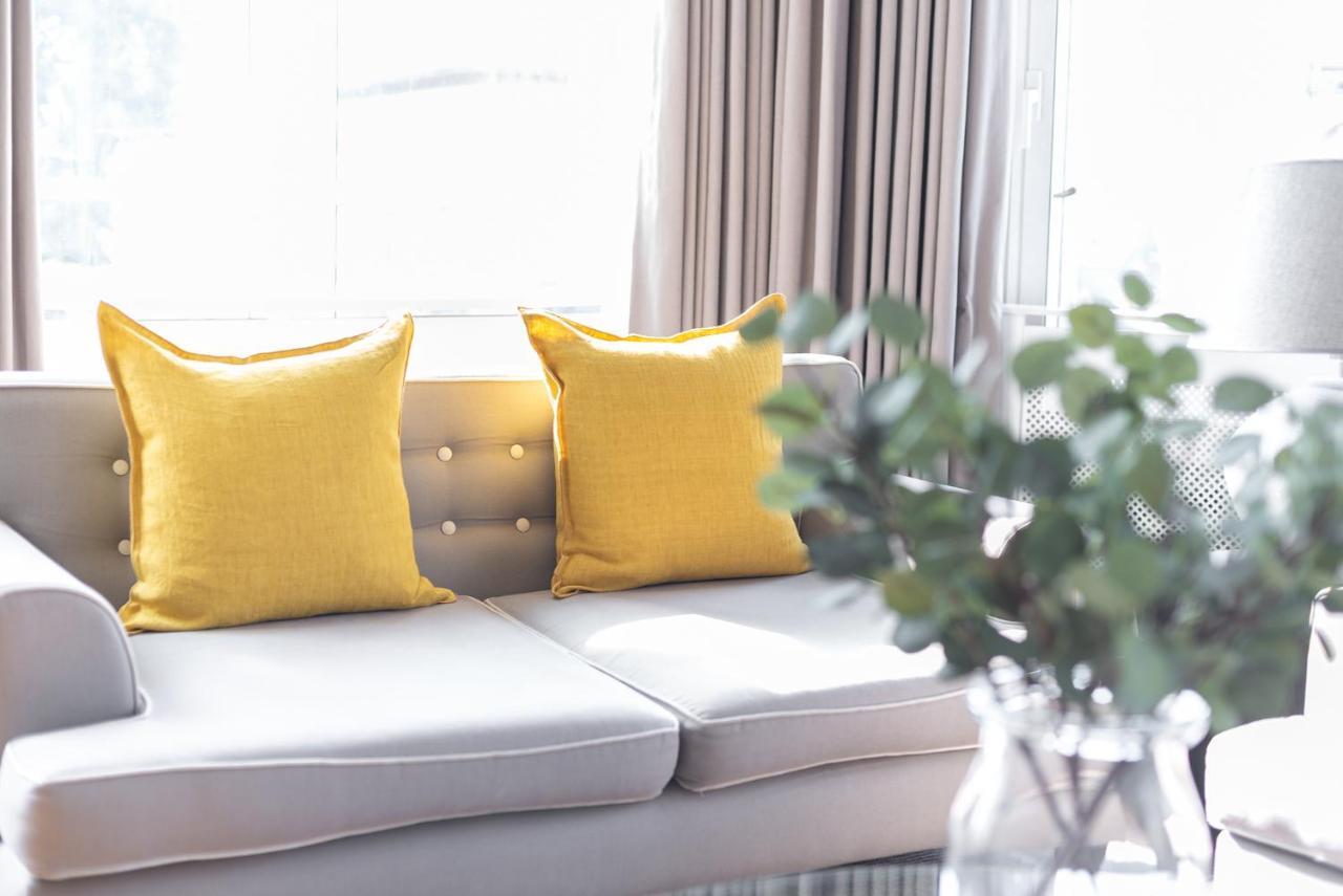 Grosvenor Gardens By Capital Apartment